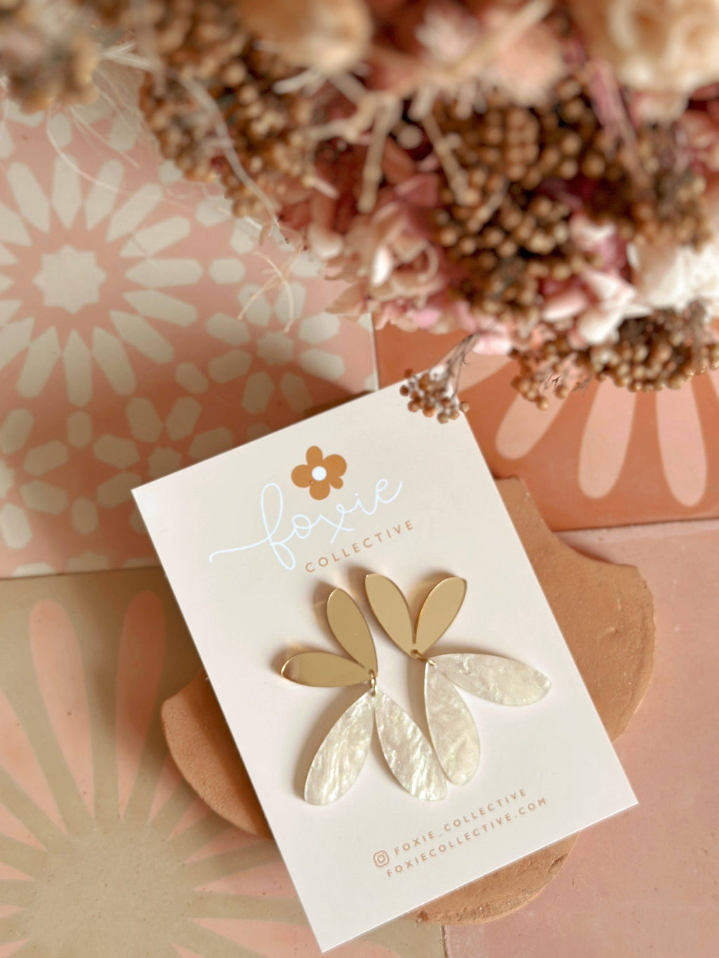 Foxie Collective - The Love Bug | Gold + Cream Glitter Swirl