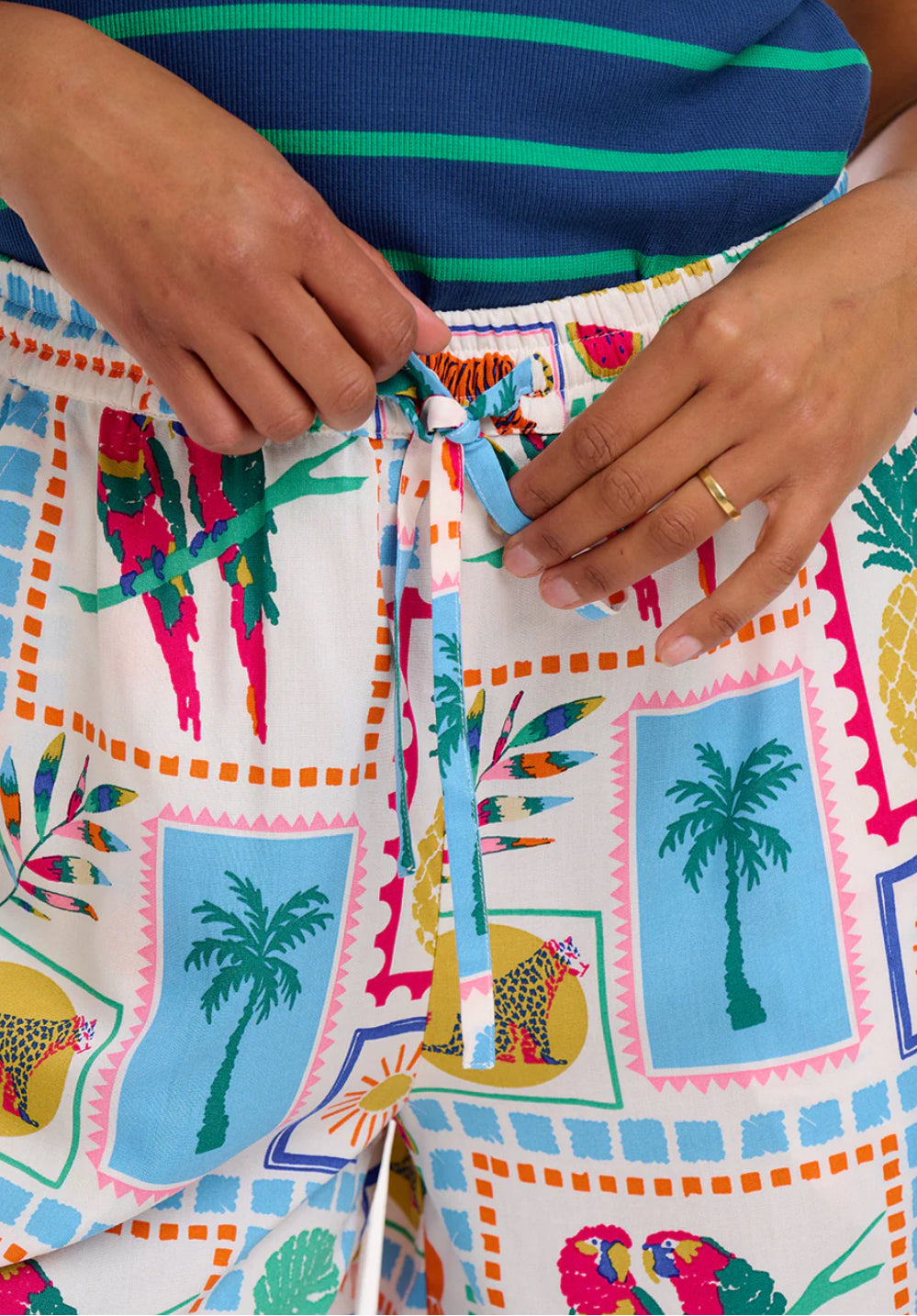 Patty Shorts - Off-White, Jungle Tile