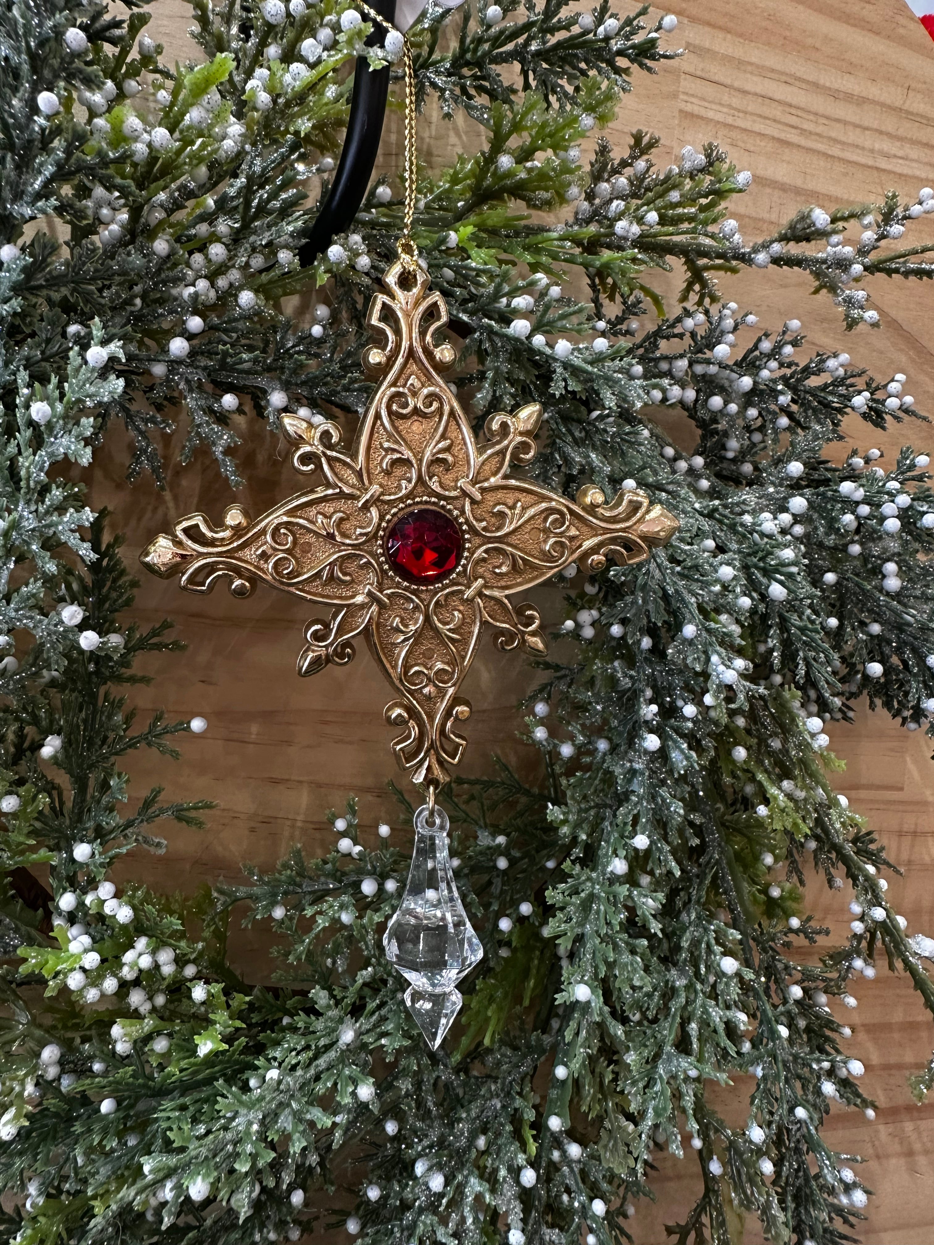 ORNATE GOLDEN STAR ORNAMENT - 2024 - XM25 - 04