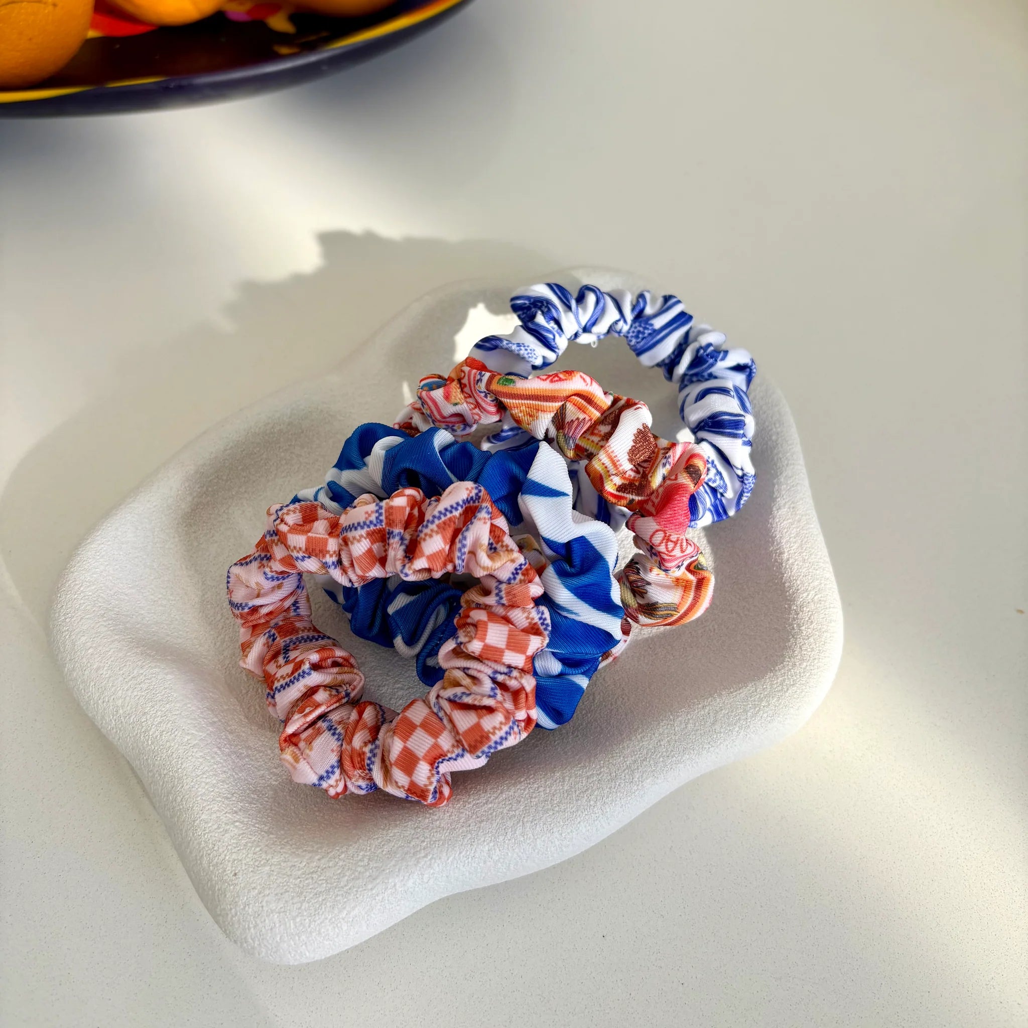 BLUE/ORANGE SCRUNCHIES SET OF FOUR