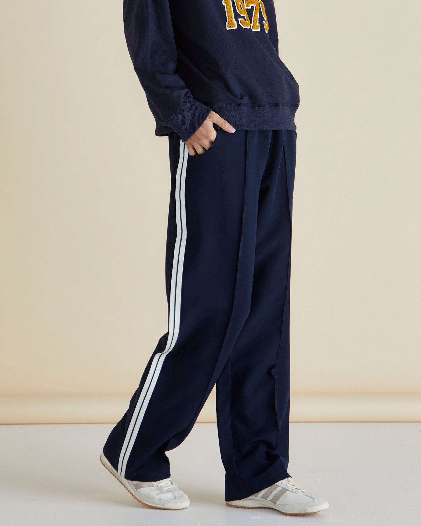 BETTY BASICS - MADDISON JOGGER PANTS - NAVY