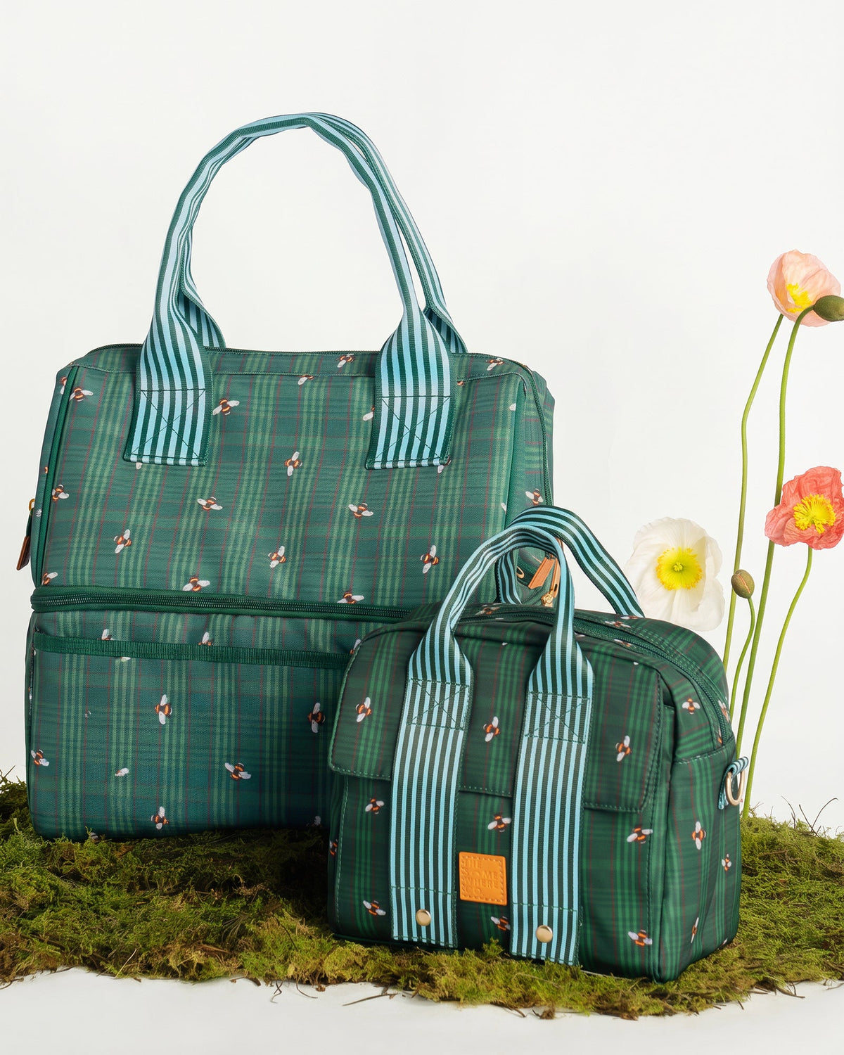 The Picnic Cooler Bag in Wildling print