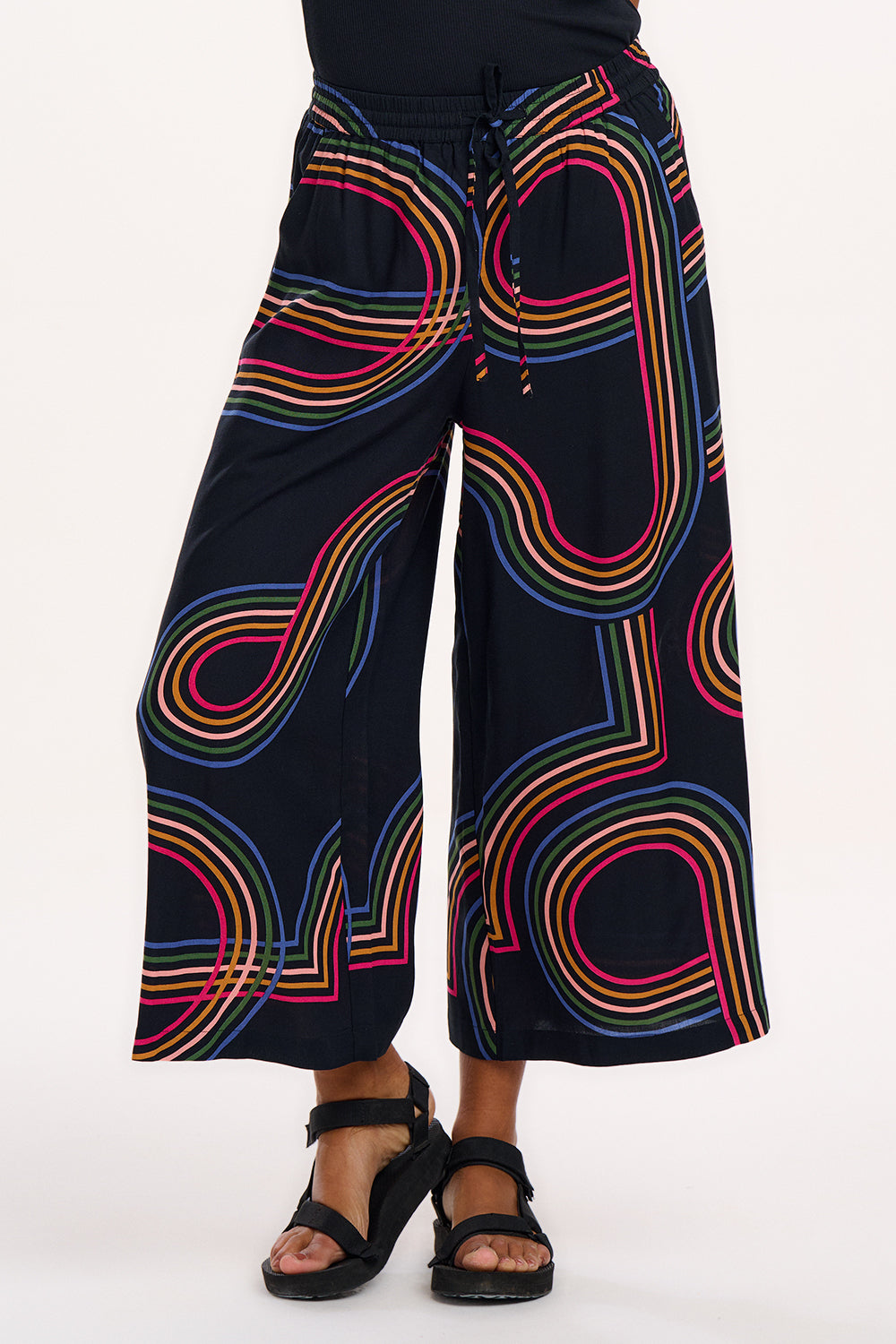 AMEERA CROPPED WIDE LEG TROUSERS - BLACK, RETRO