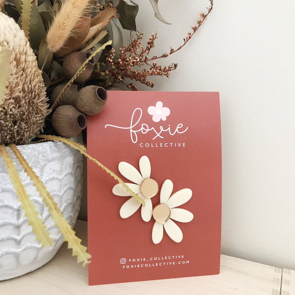 Foxie Collective - Jumbo Daisy Stud Earrings | Cream + Gold